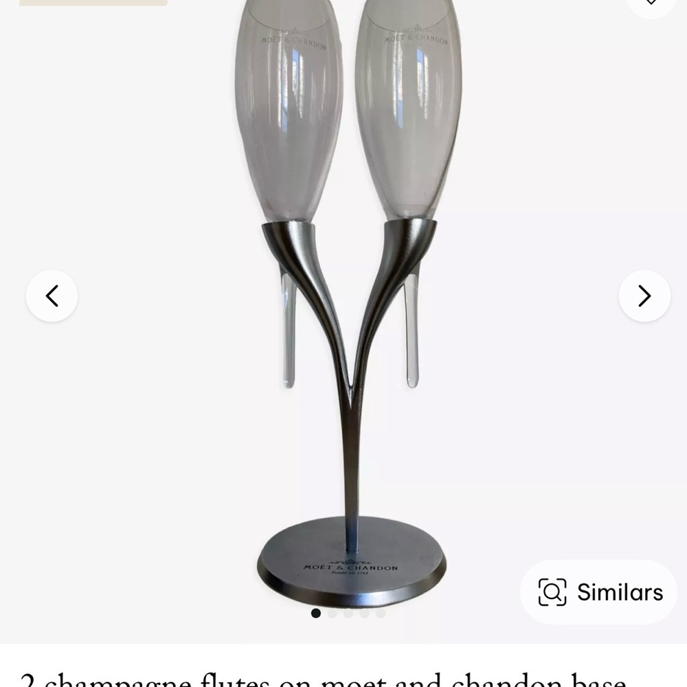 Moet & Chandon 2 champagne flutes